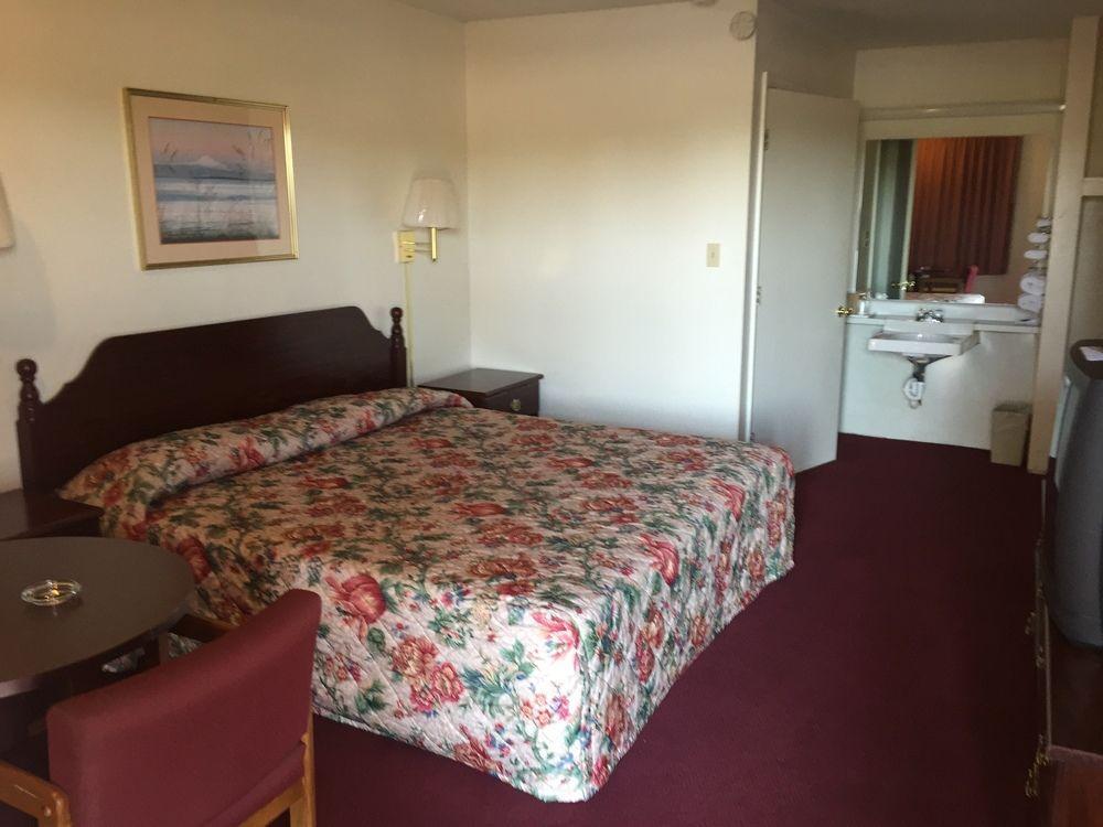 Economy Inn St. James 외부 사진