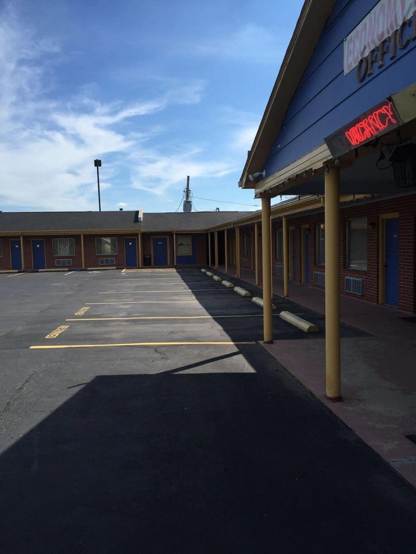 Economy Inn St. James 외부 사진